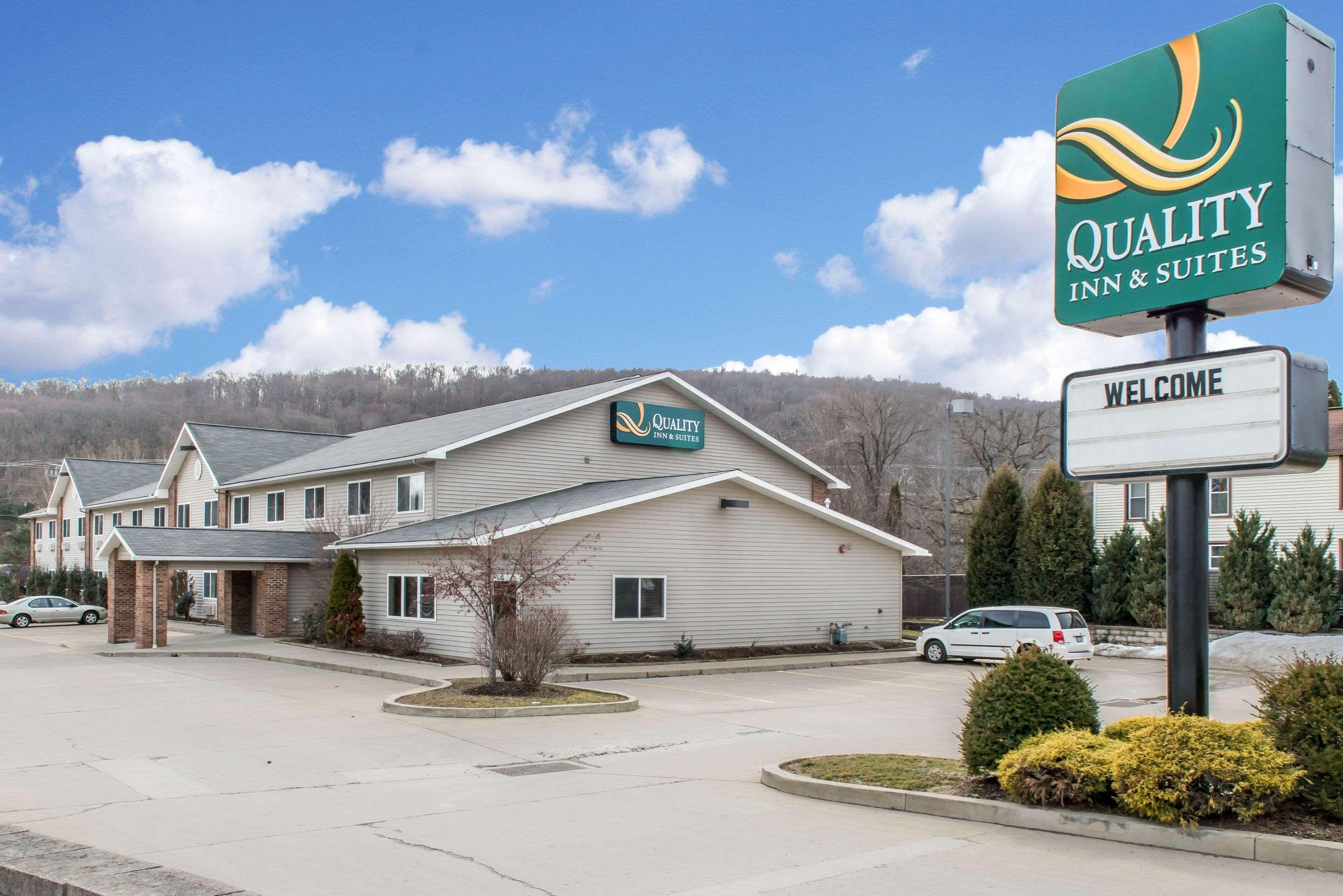 Hotel Quality & Titusville